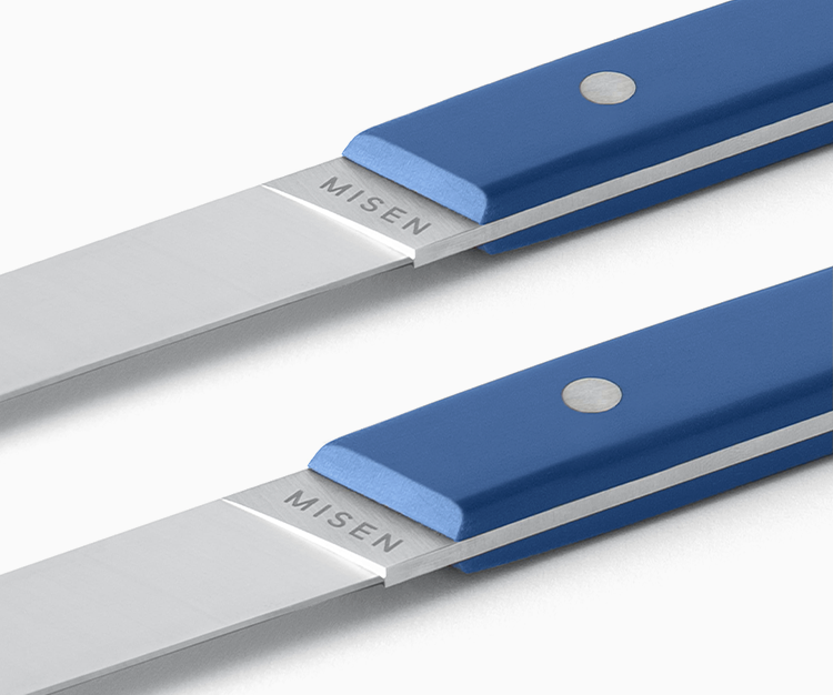 The Misen Steak Knives are sturdy and will withstand tough cuts.
